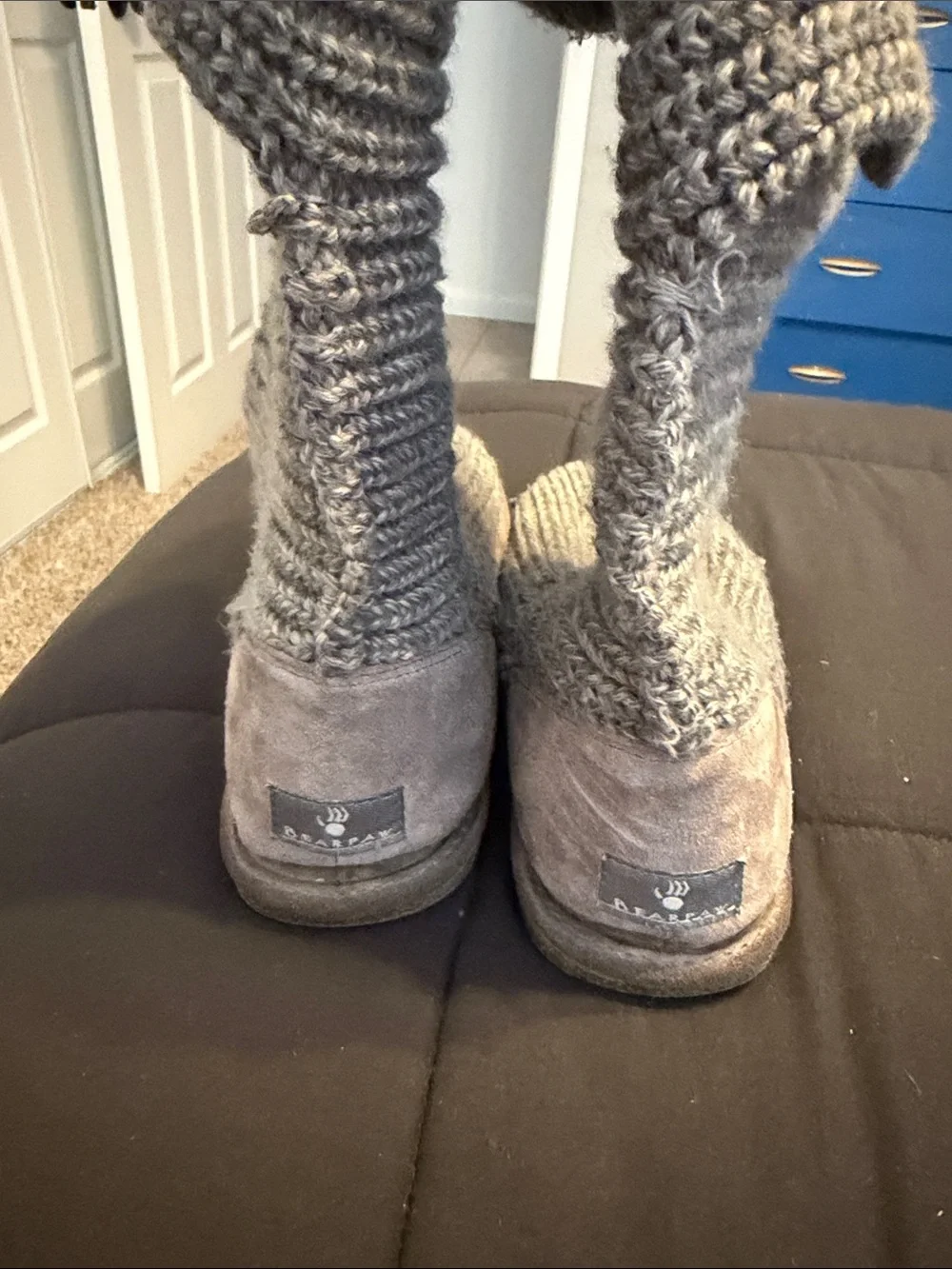 BearPaw Gray Suede Knit sweater Boots size 9